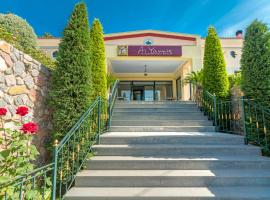 Ai Yannis Suites and Apartments Hotel, hotel v destinaci Mármaron