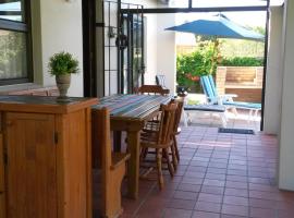 Lavendel Cottage, hotel near Beach Parking, Sedgefield