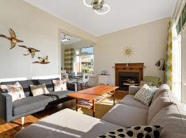 The 50's Beach House, holiday home in Merimbula