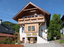 Ferienhaus in der Schlipfing mit Garten, vila v destinaci Altmünster