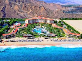 Fujairah Rotana Resort & Spa - Al Aqah Beach, hôtel à Al Aqah