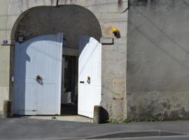 La Maison Des Buis, hotel i Falaise