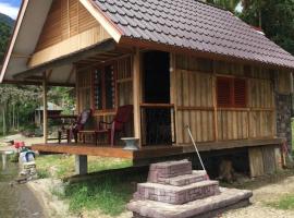 Eka's Bungalows, hotelli kohteessa Maninjau