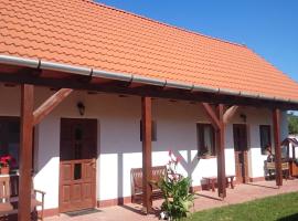 Szenkeparti Vendégház, Hotel in Penyige
