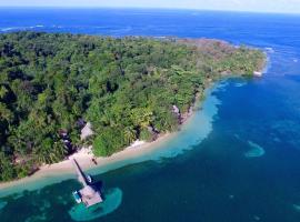 Al Natural Resort, hotell i Bocas del Toro