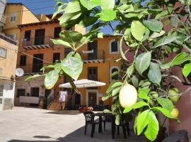 Case Albergo Al Cortiletto, hotel in Licata