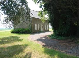 Maison de 3 chambres avec jardin amenage et wifi a Jugon les Lacs – hotel w mieście Jugon Les Lacs