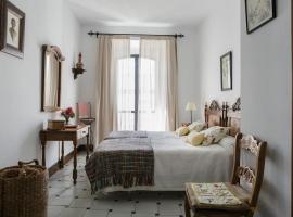 Hotel Entreolivos, hotel in Seville