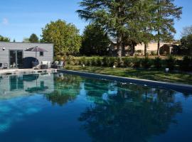 Le Celadon, homestay in Montaigu-Vendée