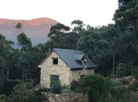 The Stone Cottage: Hobart, Cascades Female Factory yakınında bir otel