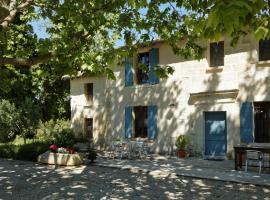 Le Mas d'Isnard, romantic hotel in Arles