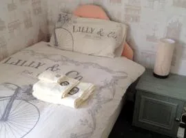 Liverpool Airport Rooms, hotel near Liverpool John Lennon Airport - LPL, 