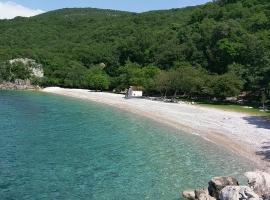 Tramuntana Holiday Home, hotel con hidromasaje en Porozina