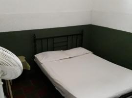 Residencias Escorial, hotel in Palmira
