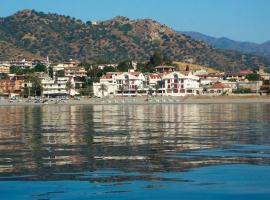 Hotel Lungomare, hotel v destinaci Brancaleone Marina