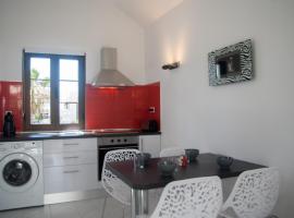 Charming and Cosy Bungalow, шале в городе Калета-де-Фусте