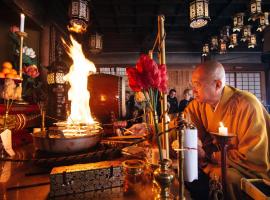 高野山 宿坊 熊谷寺 -Koyasan Shukubo Kumagaiji-, hotel v destinaci Kojasan