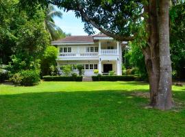 Baan Khun Nang Colonial Residence, villa in Mae Nam