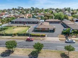 Cadman Motor Inn and Apartments