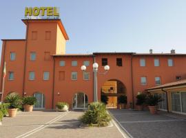 Hotel Plazza, מלון 3 כוכבים בPorcari