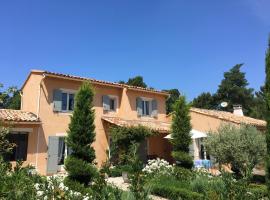 Maison au pied des ocres, hotel in Roussillon