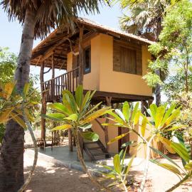 Hilltop Cabanas, hotel Komari városában