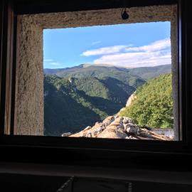 Stone House Ilovemajella، فندق في بريتورو