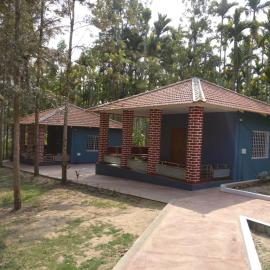 The Shades Holiday Homes, hotel in Kushālnagar