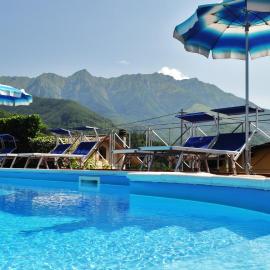 Albergo Miramonti, hotelli kohteessa Comano