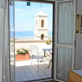 Maison Huguette, hotel in Civitavecchia