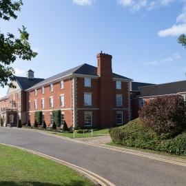 Whittlebury Hall and Spa, hotel in Whittlebury