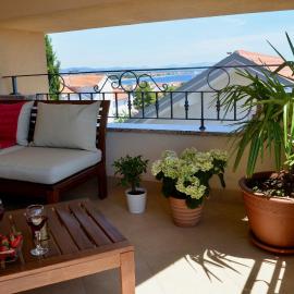 Iva Apartmani, hotel in Vodice