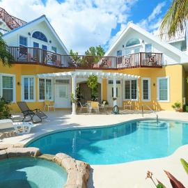 Shangri-La Boutique Bed & Breakfast, Hotel in West Bay