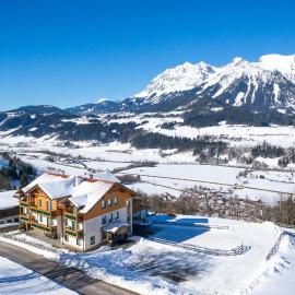 Landhaus Birgit โรงแรมในเฮาส์ อิม เอนน์สทาล