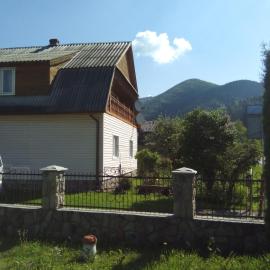 Homestay Opryshky, khách sạn ở Tatariv