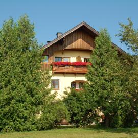 Stroblbauernhof, hotel a Seeham
