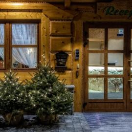 Pensjonat Dziubas - 5 minut na piechotę do stacji narciarskiej Kotelnica i term Bania, parking przy obiekcie, hotel in Białka Tatrzańska