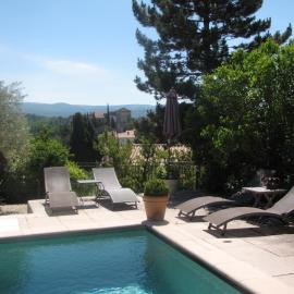 "Le Vent d'Étoile" B&B and Guesthouses, hotell sihtkohas Mormoiron