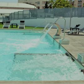 Deluxe Hostels & Suites Merida – hotel w Meridzie