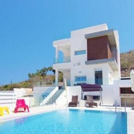 Villa Spathele, hotel in Paralimni