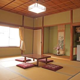 Kikuya Ryokan, hotel sa Tonosho