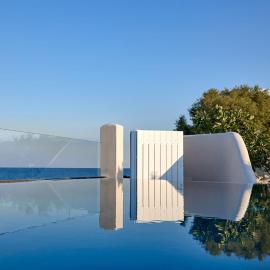 Incognito Beach Villa Santorini, Hotel in Kamari