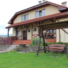 Panorama Townhouse, hotel in Polyana