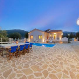 Country Style Villa Christina