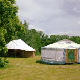 Yourte d'Aiguevives, hotel in Céré-la-Ronde