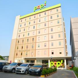 POP! Hotel Tebet Jakarta، فندق في جاكرتا