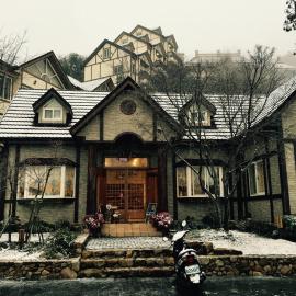 Spring Ground Resort, hotel v destinaci Renai