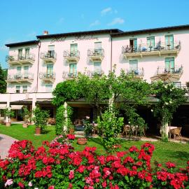Hotel Belvedere, hotel v destinaci Torri del Benaco