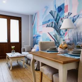 Lora Luxury House, near the lake with air conditioners, hotel na Komou