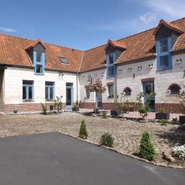 Le gite des Menhirs, hotel in Mont-Saint-Éloi